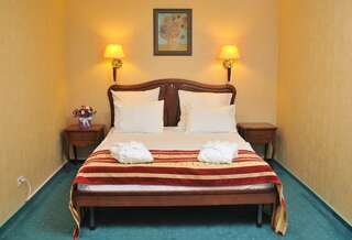 Гостиница Историческая гостиница Калуга Калуга Делюкс-1