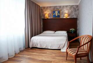 Гостиница Историческая гостиница Калуга Калуга Стандартный двухместный номер с двумя кроватями-1