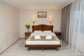 Гостиница Историческая гостиница Калуга Калуга Комфорт с балконом-3